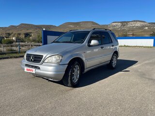 1999 Mercedes-Benz M-Класс 320 I (W163), серебристый, 520000 рублей, вид 1