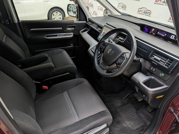 2018 Honda Stepwgn Spada V Рестайлинг, красный, 2599000 рублей - вид 9