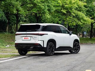 2026 Toyota bZ3X 67.9 kWh, белый, 2650000 рублей, вид 4