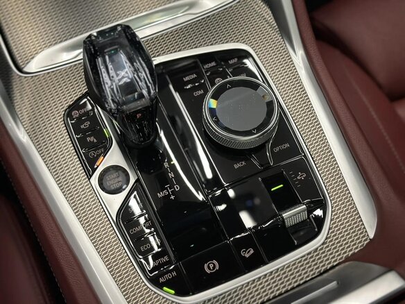 2020 BMW X6 40i III (G06), коричневый, 8190000 рублей - вид 17