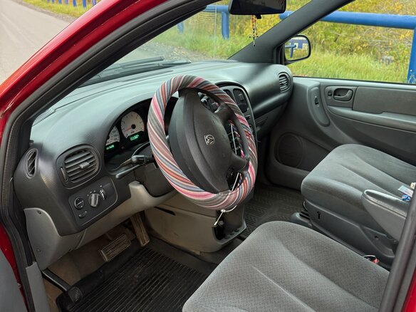 2004 Dodge Caravan Grand IV, красный, 450000 рублей - вид 3