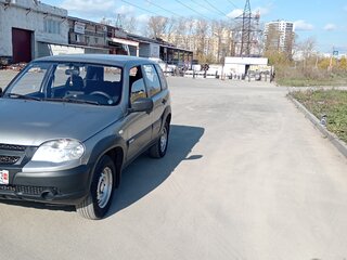 2012 Chevrolet Niva I Рестайлинг, серый, 375000 рублей, вид 3