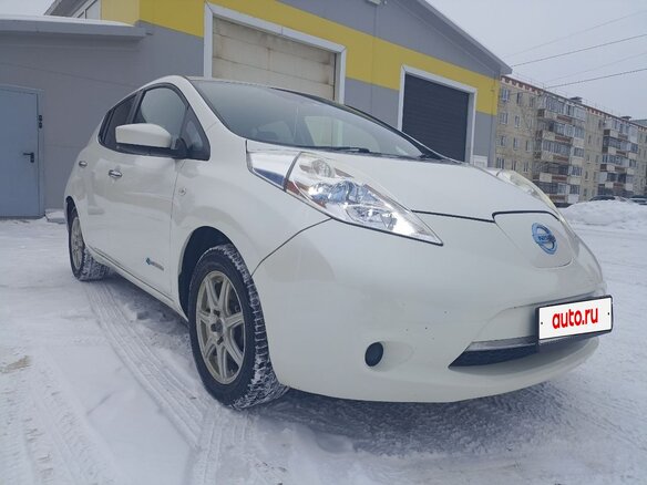 2016 Nissan Leaf 30kWh I (ZE0/AZE0), белый, 1049000 рублей