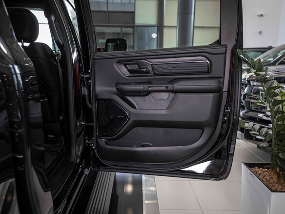 2026 Ram 1500 Crew Cab eTorque V Рестайлинг, чёрный, 11494964 рублей - вид 15