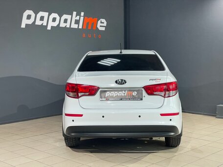 2016 Kia Rio III Рестайлинг, белый, 999000 рублей, вид 4