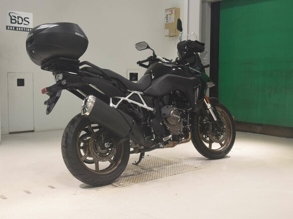 2023 Suzuki V-Strom 800DE, чёрный - вид 3