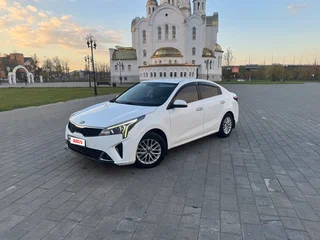 2020 Kia Rio IV, белый, 1660000 рублей, вид 2