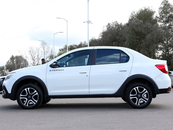 2022 Renault Logan Stepway II Рестайлинг, белый, 1179000 рублей - вид 7
