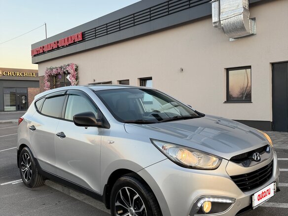 2011 Hyundai ix35 I, серебристый, 895000 рублей - вид 1