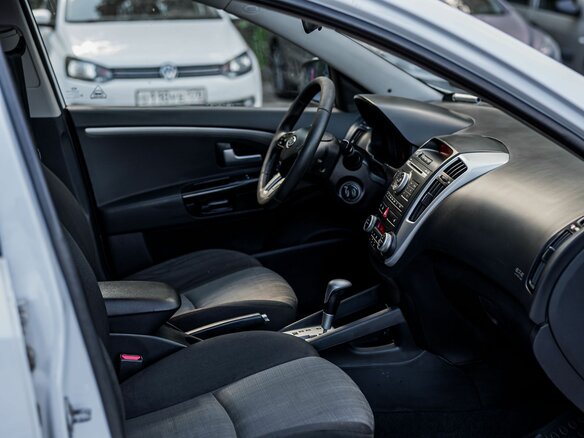 2011 Kia Ceed I Рестайлинг, белый - вид 10