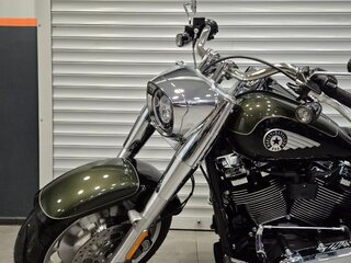 2026 Harley-Davidson Fat Boy, зелёный, 3990000 рублей, вид 3