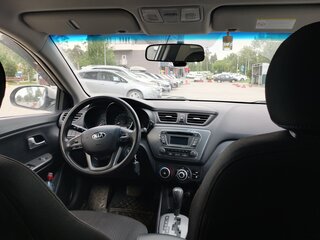 2013 Kia Rio III, серый, 700000 рублей, вид 2