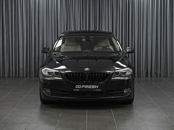 2011 BMW 5 серии 530d xDrive VI (F10/F11/F07), чёрный - вид 2