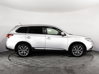 2016 Mitsubishi Outlander III Рестайлинг 2, серебристый, 1699000 рублей, вид 4