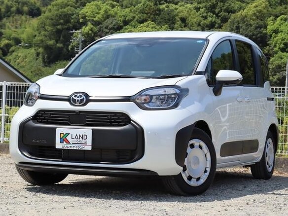 2023 Toyota Sienta III, белый, 1250000 рублей