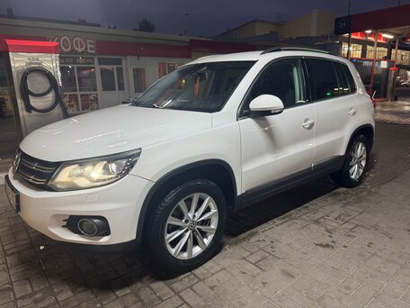 2013 Volkswagen Tiguan I Рестайлинг, белый, 1650000 рублей, вид 2
