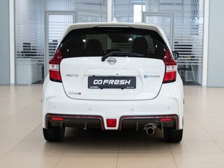2018 Nissan Note Nismo e-Power II Рестайлинг, белый, 1570000 рублей, вид 4