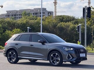 2022 Audi Q3 35 TFSI II (F3), серебристый, 1620000 рублей, вид 3