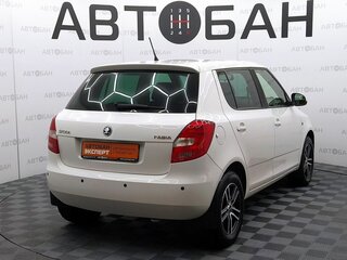 2014 Skoda Fabia II Рестайлинг, белый, 630000 рублей, вид 3