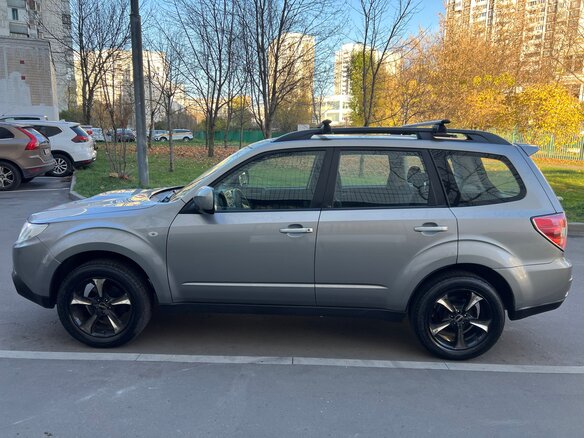 2009 Subaru Forester III, серый, 1085000 рублей - вид 4