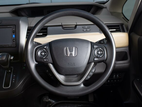 2017 Honda Freed II, белый, 1680000 рублей - вид 12