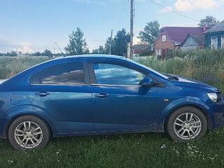 2013 Chevrolet Aveo II, синий, 700000 рублей, вид 2