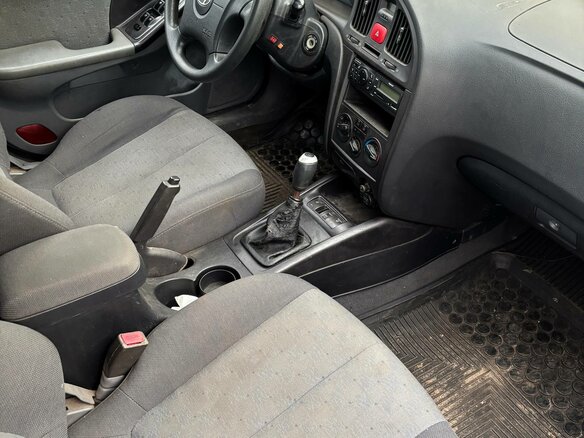 2004 Hyundai Elantra III (XD2) Рестайлинг, чёрный, 250000 рублей - вид 3