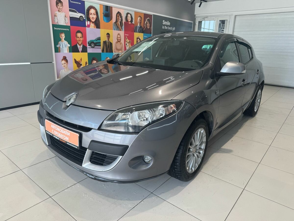 Открыть фотографии: Renault Megane III