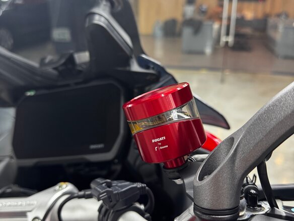 2025 Ducati Multistrada V4, красный, 2850000 рублей - вид 4