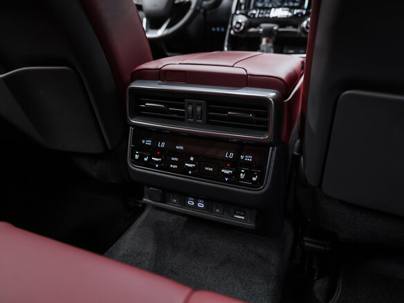 2026 Lexus LX 500d IV, чёрный - вид 24