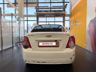 2014 Chevrolet Aveo II, белый, 469000 рублей, вид 5