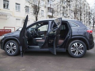 2021 Mercedes-Benz GLA 200 II (H247), чёрный, 2760000 рублей, вид 2