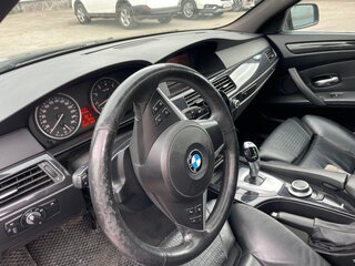 2008 BMW 5 серии 525i V (E60/E61) Рестайлинг, чёрный, 1600000 рублей, вид 4