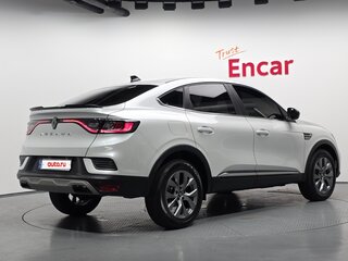 2025 Renault Arkana I Рестайлинг, белый, 2080000 рублей, вид 2