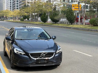 2020 Volvo V40 II Рестайлинг, серый, 1329777 рублей, вид 4