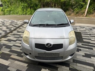 2005 Toyota Vitz II (XP90), серебристый, 280000 рублей, вид 1