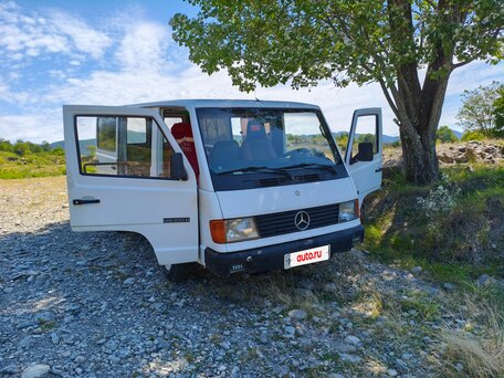 1993 Mercedes-Benz MB 100, белый, 450000 рублей, вид 5