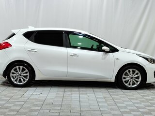 2017 Kia Ceed II Рестайлинг, белый, 1270000 рублей, вид 3