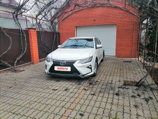 2015 Toyota Camry VII (XV50) Рестайлинг, белый, 1680000 рублей, вид 5