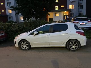 2012 Peugeot 308 I Рестайлинг, белый, 350000 рублей, вид 4