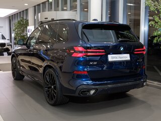 2025 BMW X5 40i IV (G05/G18) Рестайлинг, синий, 16068000 рублей, вид 4