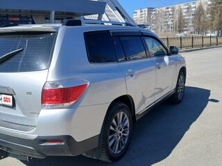 2011 Toyota Highlander II (XU40) Рестайлинг, серебристый, 1560000 рублей, вид 3