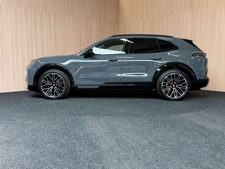 2026 Porsche Cayenne Electric IV, серый, 19870000 рублей, вид 2