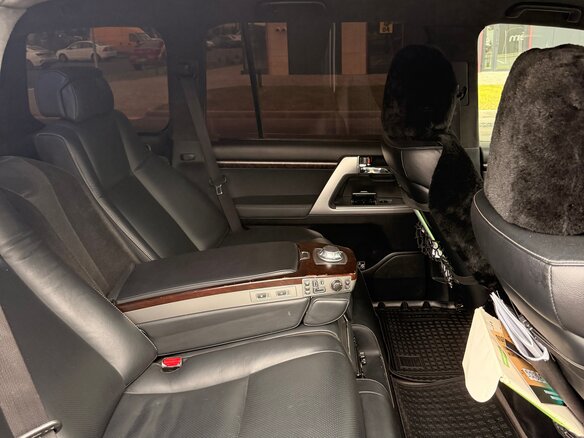 2013 Toyota Land Cruiser 200 Series Рестайлинг 1, чёрный, 4000000 рублей - вид 14