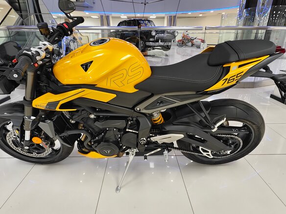 2025 Triumph Street Triple, жёлтый, 1550000 рублей - вид 23