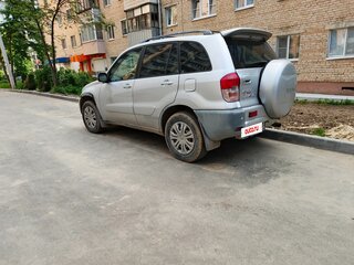 2001 Toyota RAV4 II (XA20), серебристый, 520000 рублей, вид 4