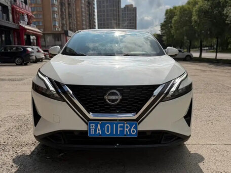 2023 Nissan Qashqai III, белый, 1650000 рублей, вид 2