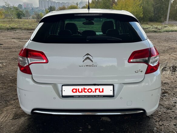 2012 Citroen C4 II, белый, 700000 рублей - вид 6