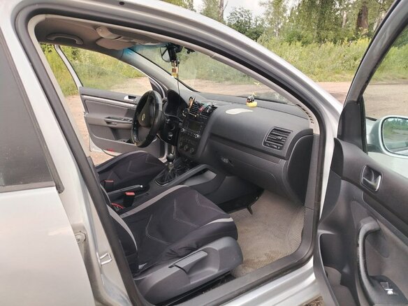 2006 Volkswagen Golf V, серебристый, 400000 рублей - вид 5