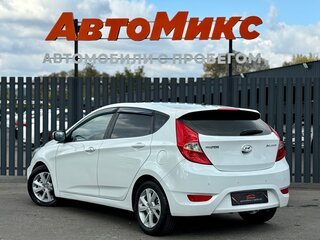 2011 Hyundai Solaris I, белый, 690000 рублей, вид 4